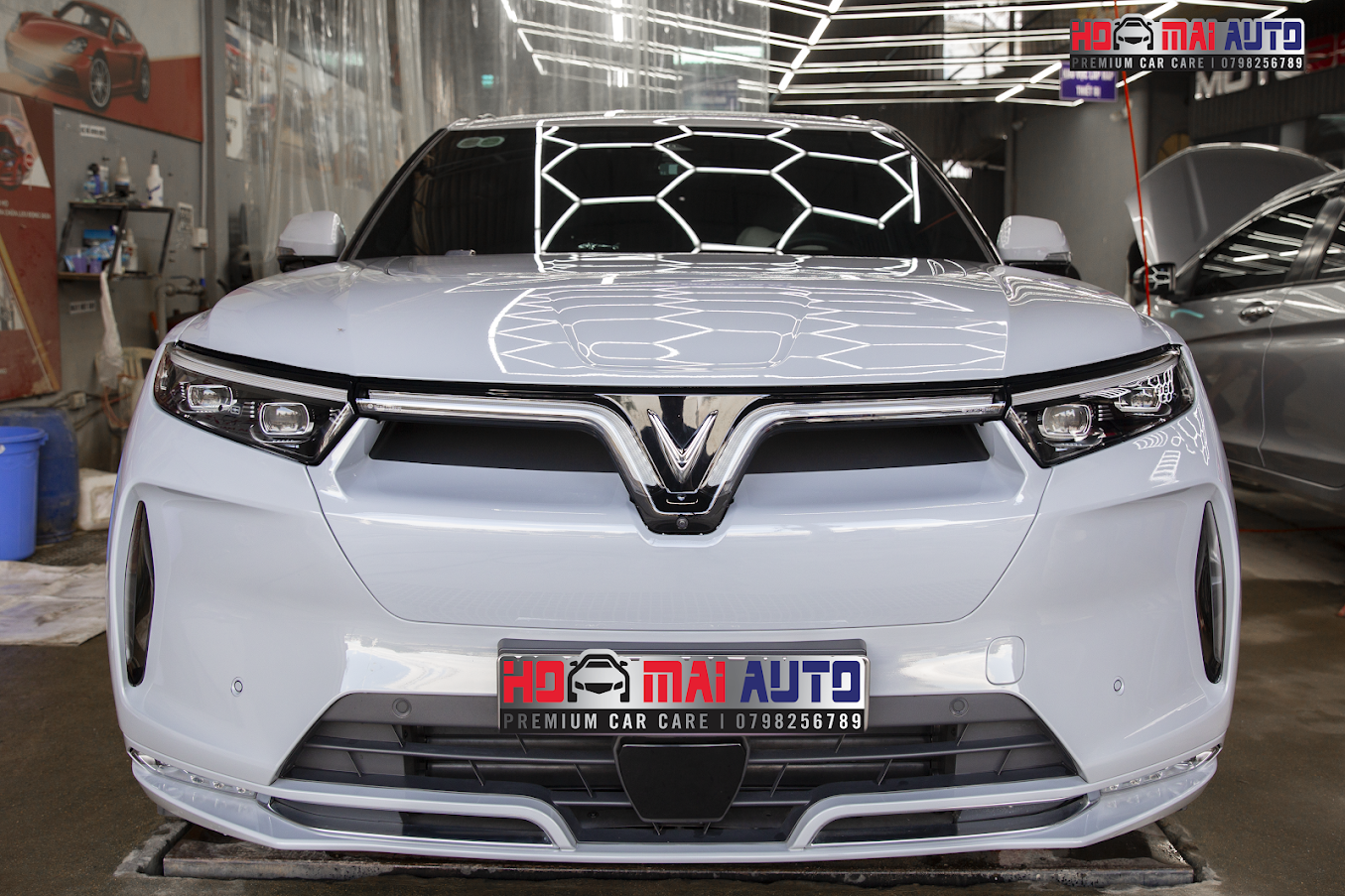 VINFAST VF9 trầy má cản trước lộ kim loại: Đồng sơn sao cho chuẩn, không lộ dấu vết?