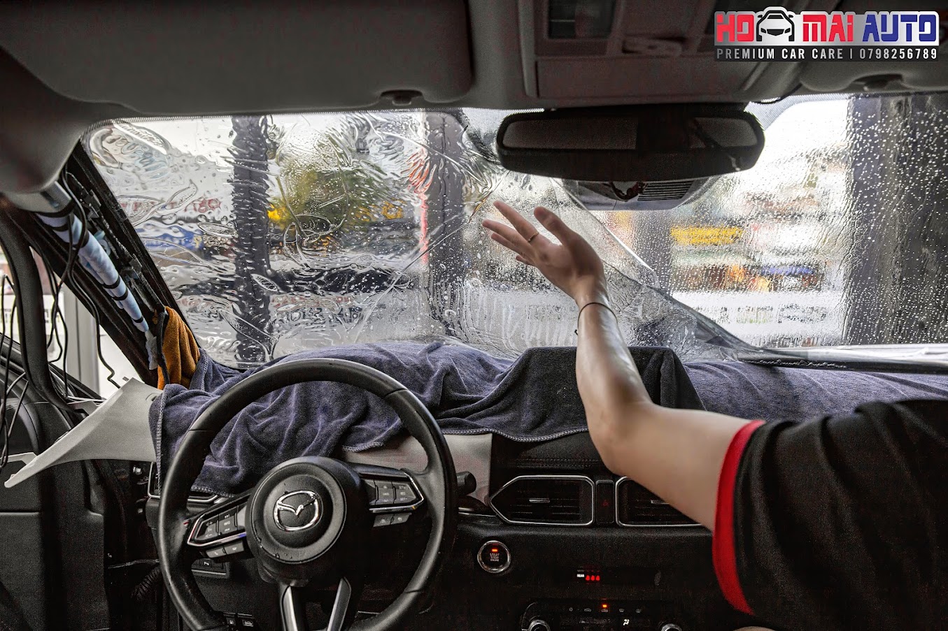 Dán Chồng 2 Lớp Phim Cách Nhiệt Ô Tô: Sai Lầm Chết Người Hay Giải Pháp Chống Nóng?