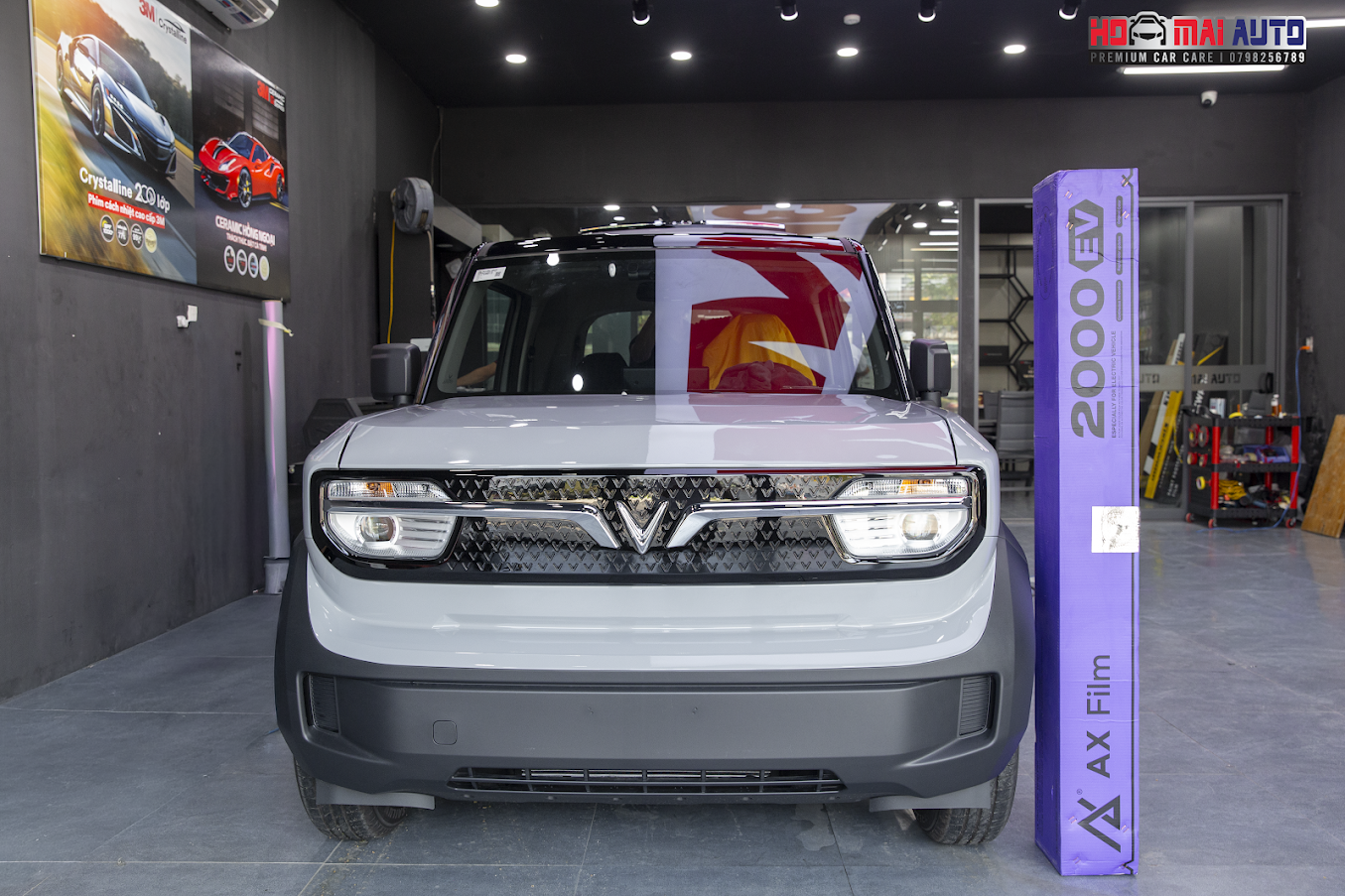 VinFast VF3 Xám Lột Xác Thể Thao Với Gói Dán Nóc Đen AXFilm Ultra Gloss Piano Black